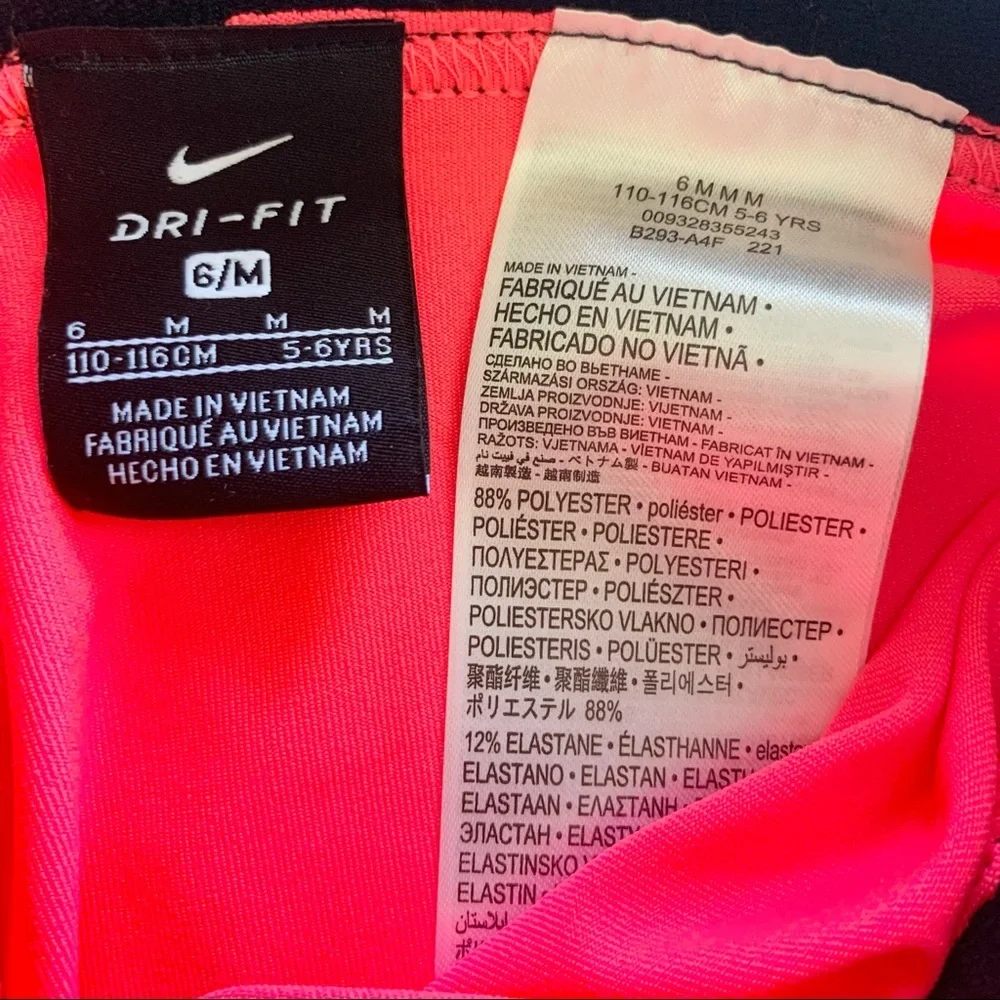 🌸New🌸 Nike Girls stretch Legging Size 5-6Y Hot Pink NWT